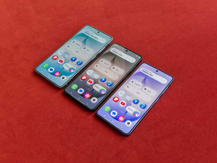 Die Verarbeitung der Galaxy-S26-Serie ist wie von Samsung gewohnt hochwertig. (Bild: Tobias Költzsch/Golem)