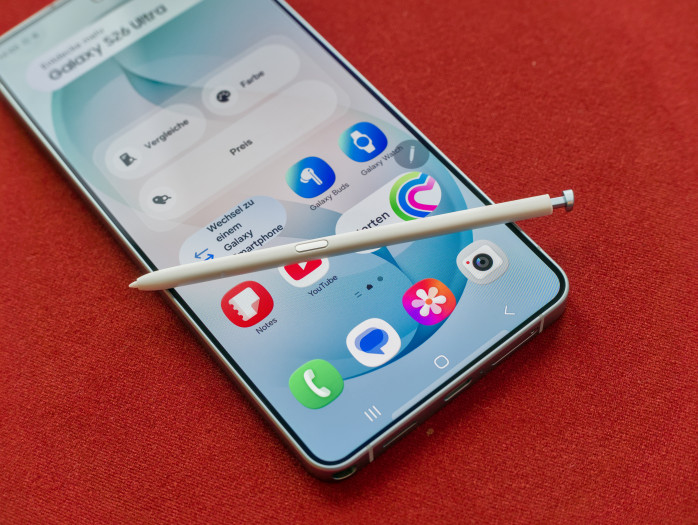 Mit dem S Pen können Nutzer handschriftliche Eingaben machen. (Bild: Tobias Költzsch/Golem)