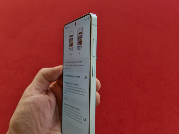 Zum Vergleich: die seitliche Betrachtung ohne Privacy Display (Bild: Tobias Költzsch/Golem)