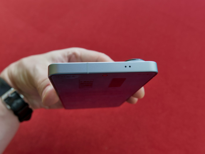 Auch von oben oder unten lassen sich Inhalte nicht mehr ohne Weiteres erkennen. (Bild: Tobias Költzsch/Golem)