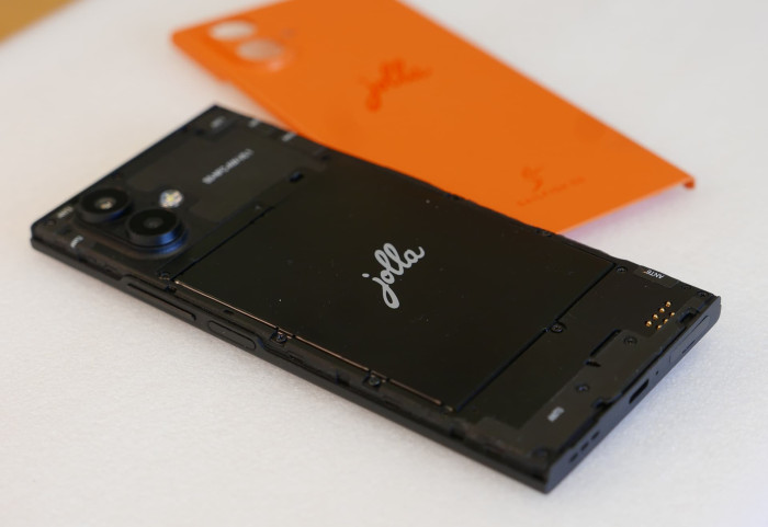 Das aktuelle Engineering Sample des Jolla Phone (Bild: Jolla)