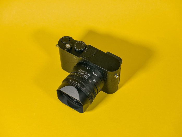 Die Bedienelemente auf der Oberseite sind identisch mit denen der Q2 Monochrom. (Bild: Tobias Költzsch/Golem)