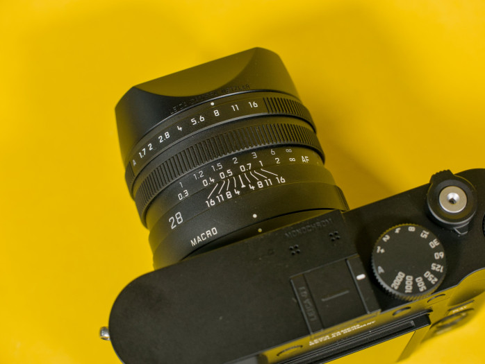 Die Q3 Monochrom hat zudem eine Makro-Funktion mit einem Naheinstellungsbereich von 17 cm. (Bild: Tobias Költzsch/Golem)