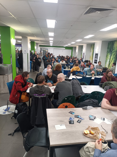 Die meisten der bis zu 10.000 Besucher kommen nicht für die Vorträge, sondern für den Austausch. (Bild: Markus Feilner)