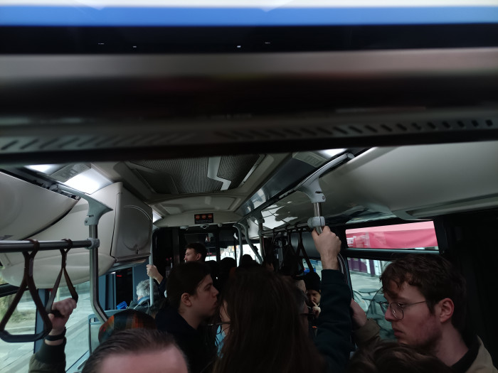 Volle Busse … (Bild: Markus Feilner)