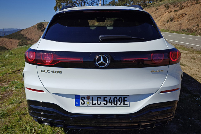 Auffällig am Heck sind zweigeteilte Leuchten in Sternenoptik. (Foto: Friedhelm Greis/Golem)