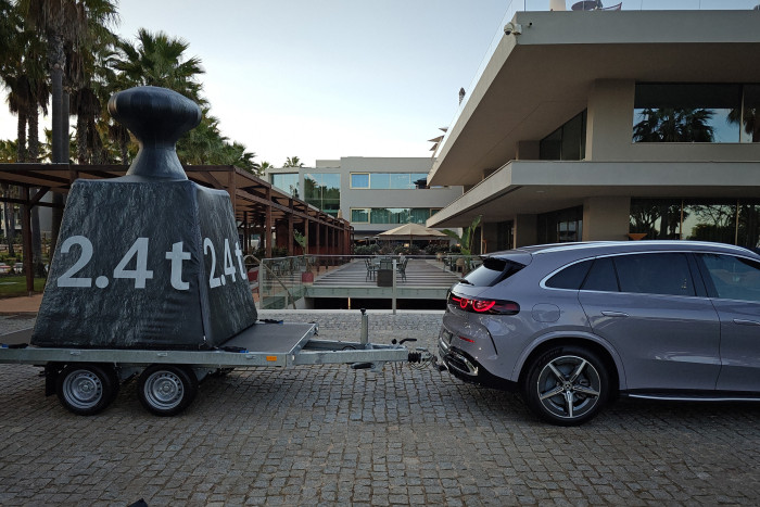 Der GLC kann eine gebremste Anhängelast von bis zu 2,4 Tonnen ziehen. (Foto: Friedhelm Greis/Golem)
