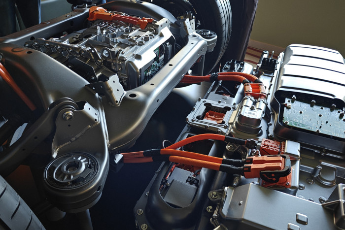 Mercedes hat die Antriebseinheit des GLC selbst entwickelt. (Foto: Friedhelm Greis/Golem)