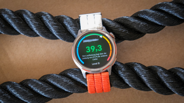 Die Uhr bietet einige laufspezifische Anzeigen. (Bild: Steinlechner / Golem)