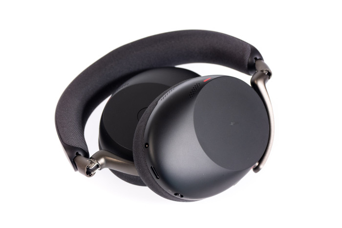 Der Evolve 3 85 lässt sich platzsparend zusammenfalten. (Bild: Martin Wolf/Golem)