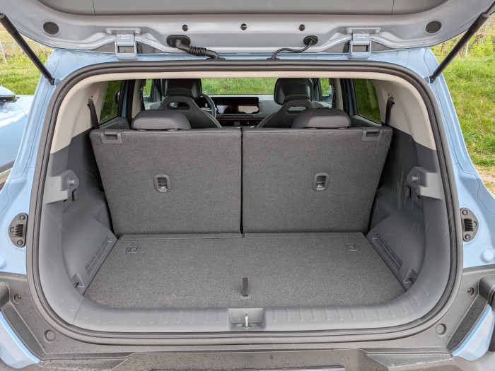 Das Fassungsvermögen des Kofferraums liegt je nach Version zwischen 362 und 403 Litern. (Bild: Tobias Költzsch/Golem)