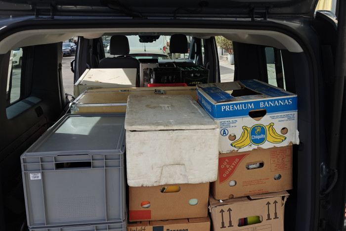 In den Laderaum passen viele Kisten und Kartons. (Foto: Friedhelm Greis/Golem) 