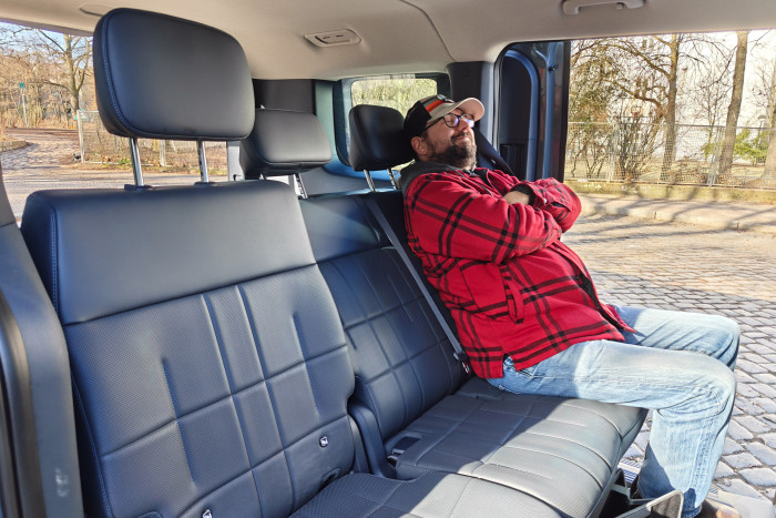 Kopf- und Beinfreiheit sind groß. (Foto: Martin Wolf/Golem)  