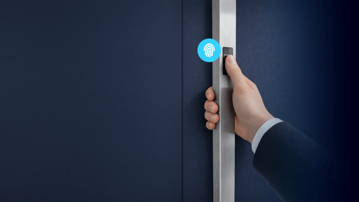 Das Biometric Module von Tedee bringt einen Fingerabdrucksensor in Türgriffe. (Bild: Tedee)