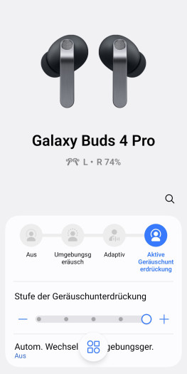Die Galaxy-Wear-App für die Galaxy Buds 4 Pro zeigt den Ladestand der Hörstöpsel angenehm genau an. (Bild: Samsung/Screenshot: Golem)