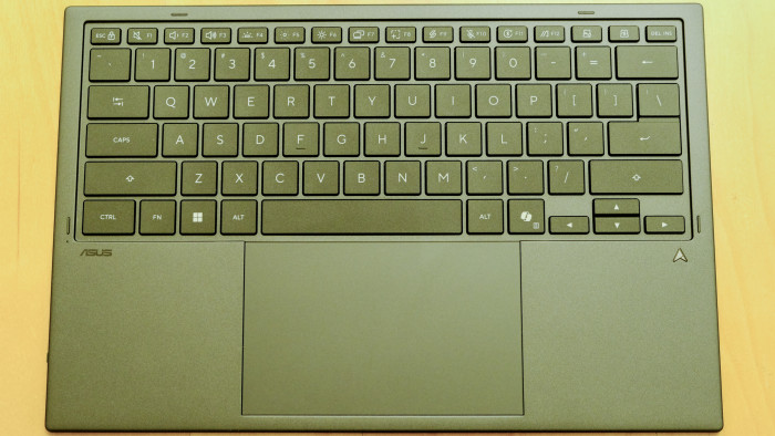 Anstecktastatur des Zenbook Duo (Bild: Oliver Nickel/Golem)