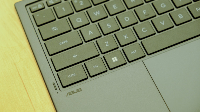 Anstecktastatur des Zenbook Duo (Bild: Oliver Nickel/Golem)