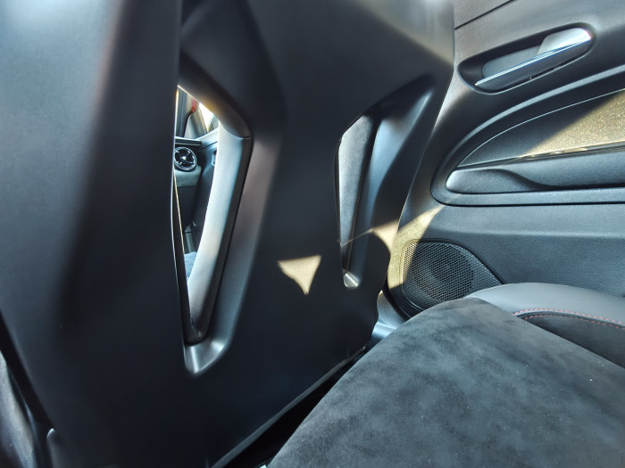 Die Sportsitze sind durchlässig. (Bild: Martin Wolf/Golem)