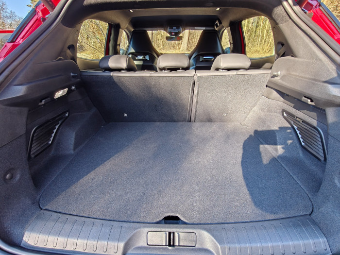 Der Kofferraum fasst 400 Liter. (Bild: Martin Wolf/Golem)