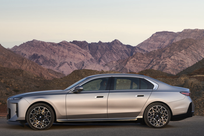 Der 7er-BMW ist unverändert 5,32 m lang. (Foto: BMW)
