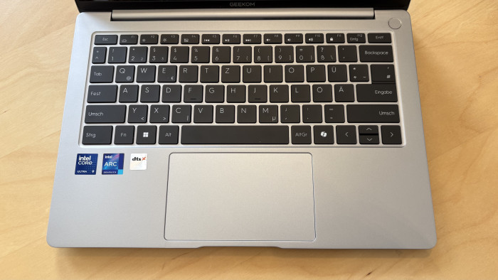 Tastatur und Clickpad des X14 Pro lassen sich gut bedienen.