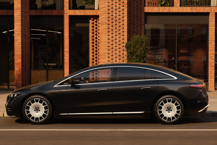 Der EQS ist wie gehabt 5,22 m lang, 1,95 m breit und 1,51 m hoch.  (Foto: Mercedes-Benz)