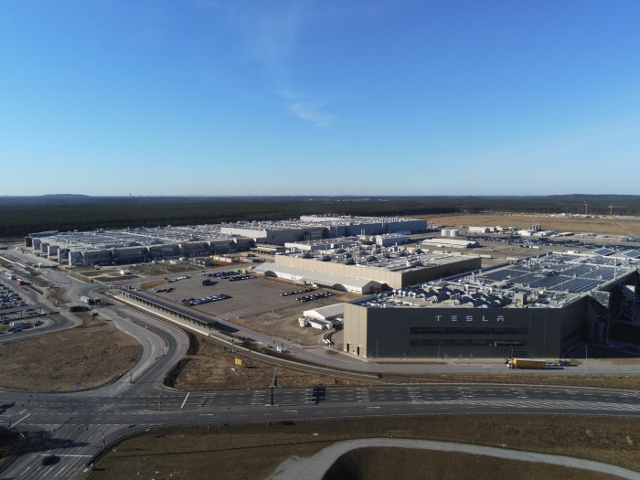 In der Ausbaustufe der Gigafactory Grünheide arbeiten im April 2026 etwa 11.000 Menschen. (Foto: Friedhelm Greis/Golem)