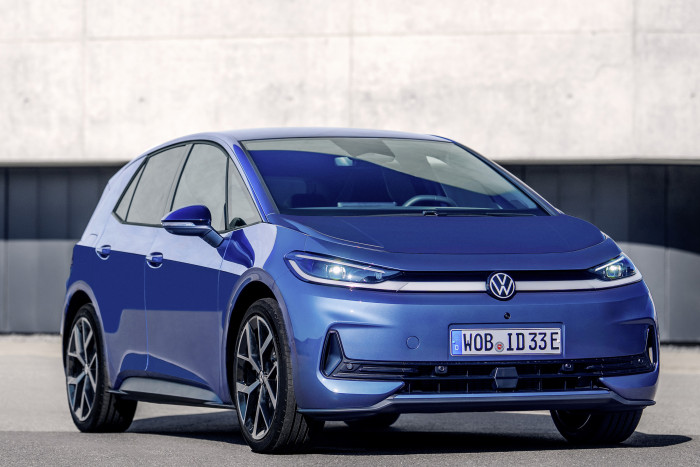 Die Außenmaße sind mit 4,29 m Länge, 1,81 m Breite und 1,55 m Höhe praktisch unverändert. (Foto: VW)