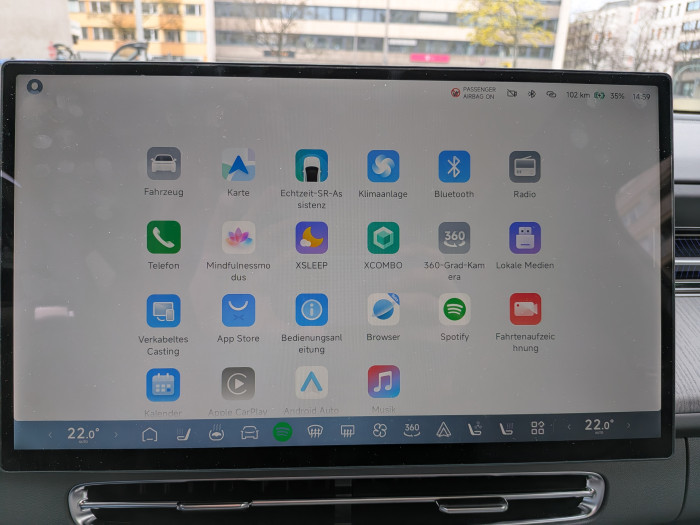 Der G6 hat einige Apps vorinstalliert, etwa Spotify oder einen Browser. (Bild: Tobias Költzsch/Golem)