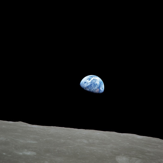 Sicht der Erde, die über den Mondhorizont steigt, aufgenommen am 24. Dezember 1968 von Apollo 8 Astronaut William Anders. (Bild: Nasa)