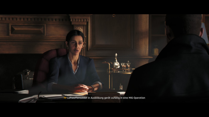 Gespräch mit M über künftige Aufgaben ... (Bild: IO Interactive / Screenshot: Golem)