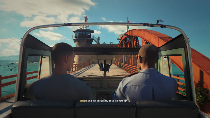 Bond (links) mit seinem knallharten Ausbilder Greenway. (Bild: IO Interactive / Screenshot: Golem)