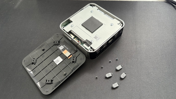 Geekom A5 Pro - mit entfernter Bodenplatte (Bild: Mike Faust/Golem)