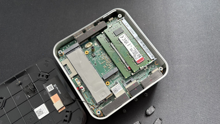 Geekom A5 Pro - Blick auf die Hardware (Bild: Mike Faust/Golem)