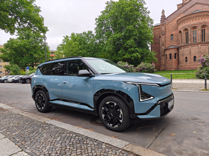 Der EV5 ist 4.610 mm lang, 1.875 mm breit und 1.675 mm hoch. (Bild: Martin Wolf/Golem)