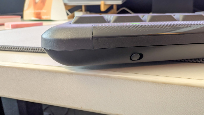 Die Tastatur Signature Comfort Plus lässt sich mit einem Schiebeschalter abschalten. (Bild: Ingo Pakalski/Golem)