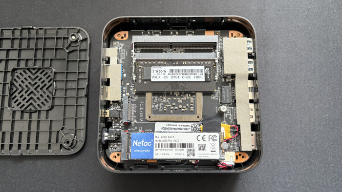 Nipogi E3B - Blick auf die Hardware (Bild: Mike Faust/Golem)