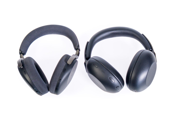 Links Jabras Evolve 3 85 und rechts der WH-1000XX (Bild: Martin Wolf/Golem)