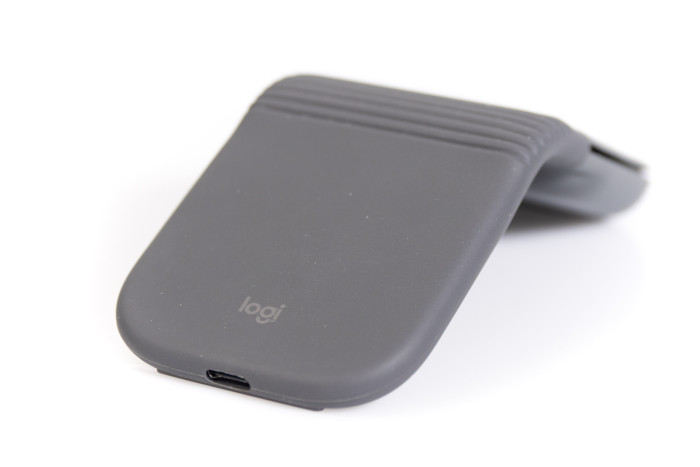 Logitechs faltbare Maus Mobi Fold im Test (Bild: Martin Wolf/Golem)