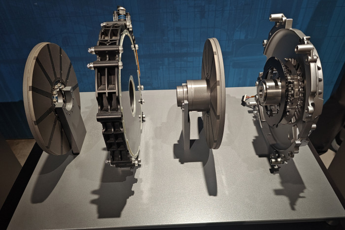 Beim AFM, auch Scheibenläufer genannt, sind Rotor und Stator parallel angeordnet. (Foto: Friedhelm Greis/Golem)  
