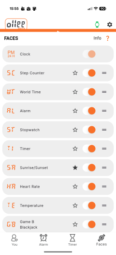 Die Watchfaces der Ollee Watch können in der App ausgewählt und angeordnet werden. (Bild: Tobias Költzsch/Golem)