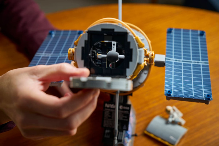 Lego Icons Hubble-Weltraumteleskop 11382 (Bild: Lego)