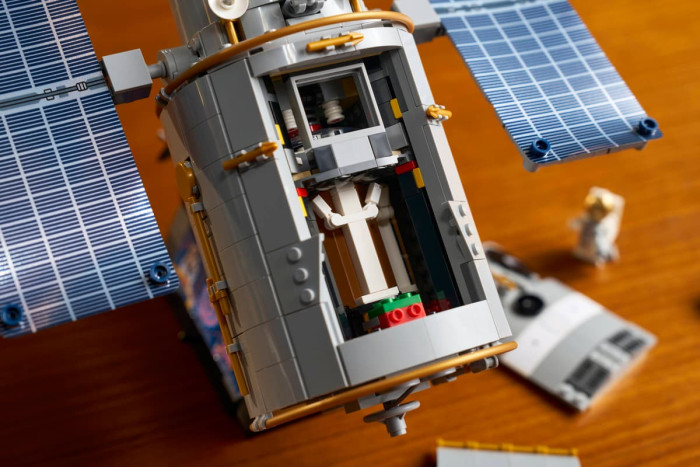 Lego Icons Hubble-Weltraumteleskop 11382 (Bild: Lego)