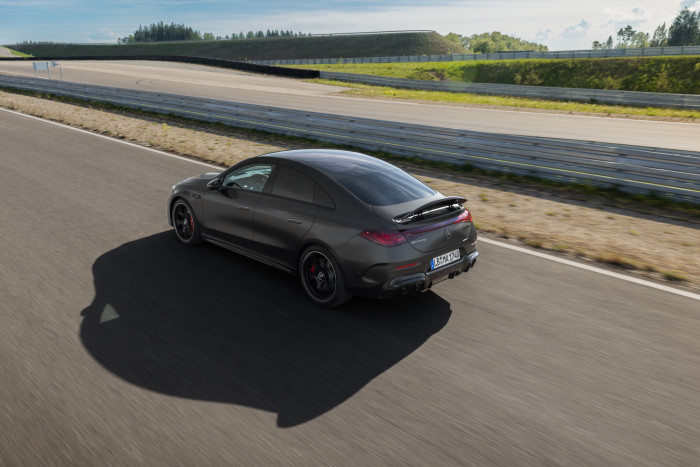 Mercedes AMG CLA 45 (Bild: Mercedes AMG)