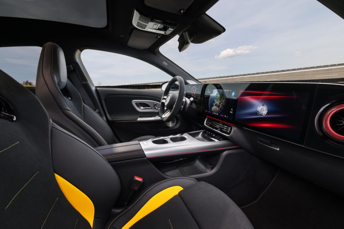 Mercedes AMG CLA 45 (Bild: Mercedes AMG)