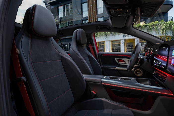 Die Einstiegsversion des GLA startet bei 48.600 Euro. (Foto: Mercedes-Benz)