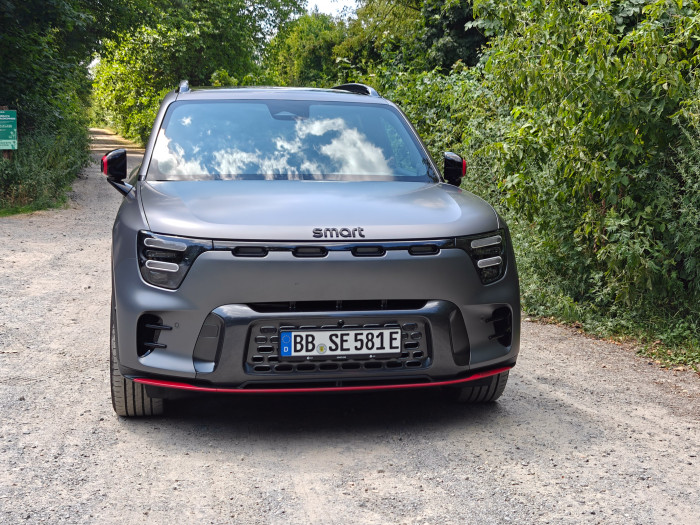 Die Front ist SUV-typisch bullig. (Bild: Martin Wolf/Golem)