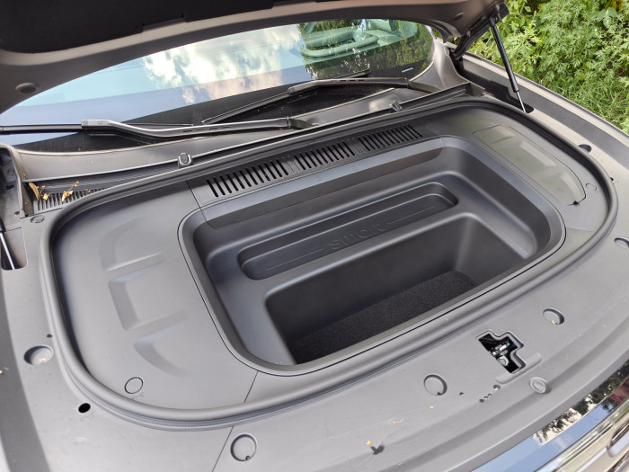 Der #5 Brabus hat einen Frunk mit 47 Litern Fassungsvermögen. (Bild: Martin Wolf/Golem)