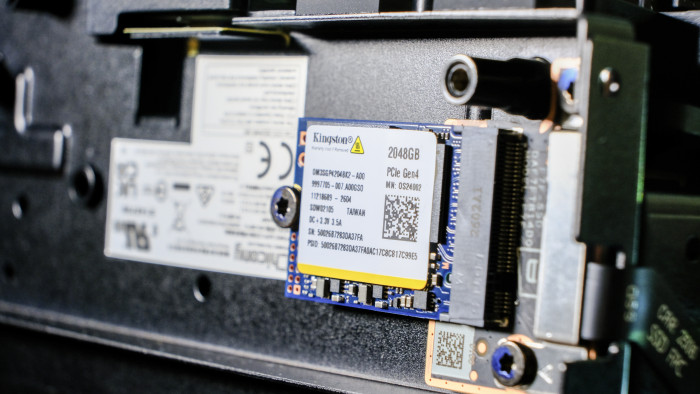 Austauschbare SSD an der Unterseite (Bild: Oliver Nickel/Golem)