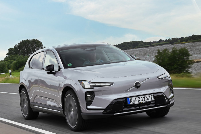 Der Volvo EX60 ist ein Mittelklasse-SUV mit großer Reichweite und hoher Ladeleistung. (Foto: Volvo)